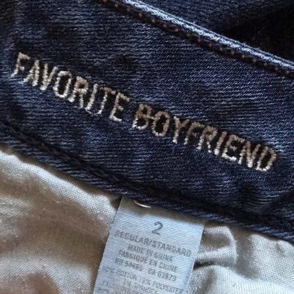 American Eagle Favorite Boyfriend Jean Size 2 - Picture 3 of 3